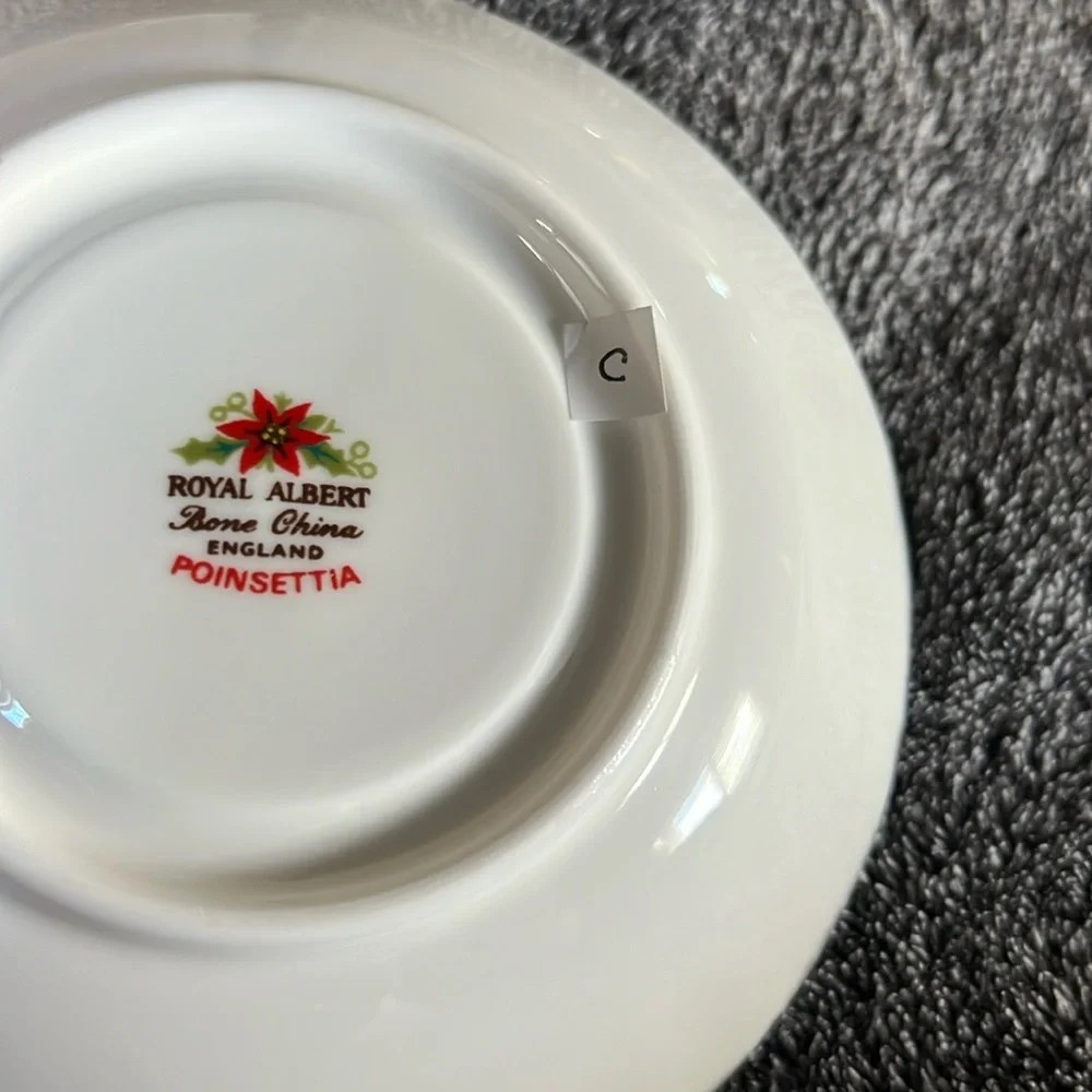 ROYAL ALBERT POINSETTIA SAUCER ONLY, BONE CHINA ENGLAND VINTAGE REPLACEMENT